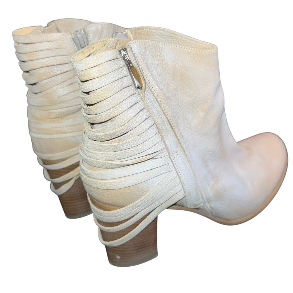 Sundance Cream Leather Western Heeled
Booties- size  39/9 - N18 - Picture 4 of 12